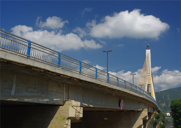 咸阳304不锈钢桥梁护栏：安全、耐用与美观的完美结合