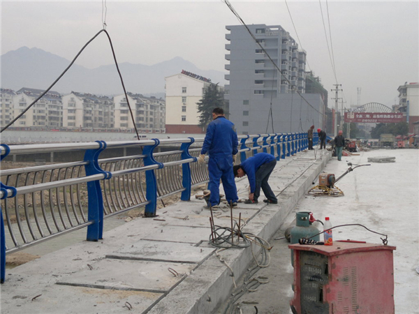 咸阳不锈钢复合管护栏常见问题及解决方案