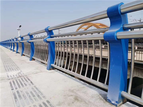 咸阳304不锈钢复合管护栏的生产工艺揭秘